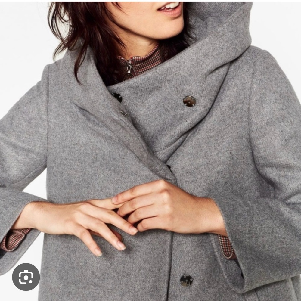 Zara coat with wrap around collar in beige